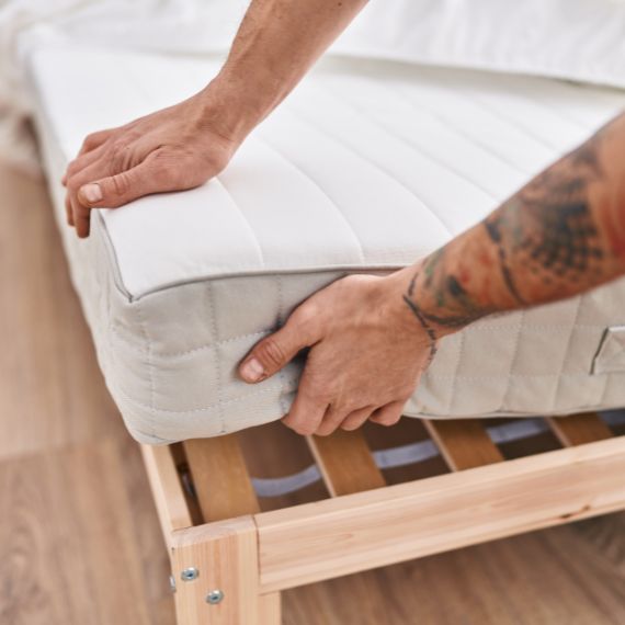 Europe Mattress Market Size and Forecast (2021-2030) - Analysis by Distribution Channel, Product Material Type (Innerspring, Foam/Memory Foam, Latex and Others), End-Use Industry, Mattress Size, and Geography (Germany, UK, France, Italy, Spain)